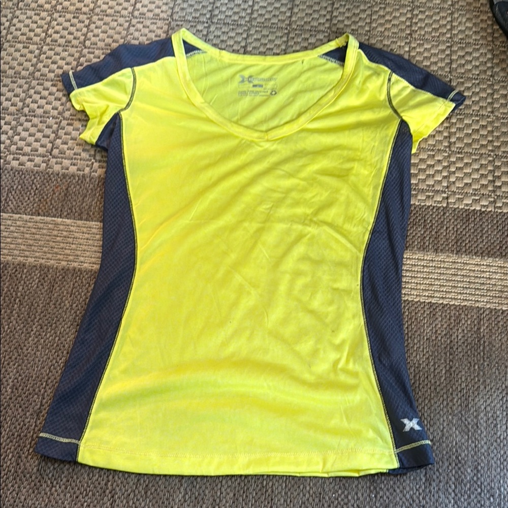 Xersion Yellow and Green Fitted Short Sleeve Tee
